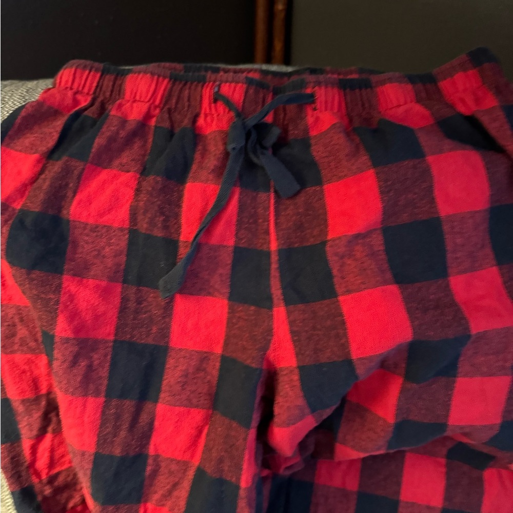 Womens Red and Black Buffalo Plaid super comfy Pajama Pants  
Pocket free
